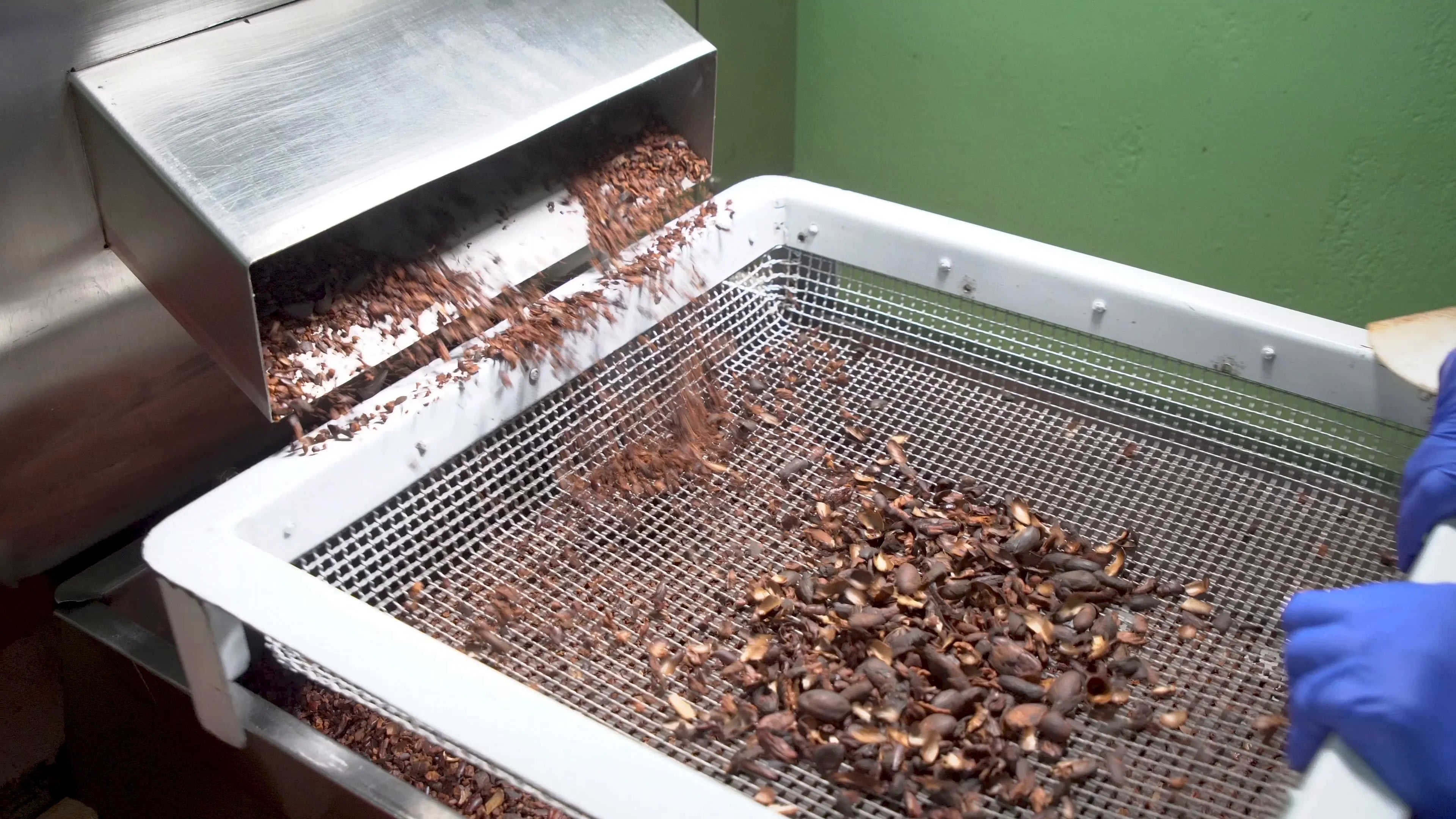 What is cocoa bean winnowing? – Cocoa Hub